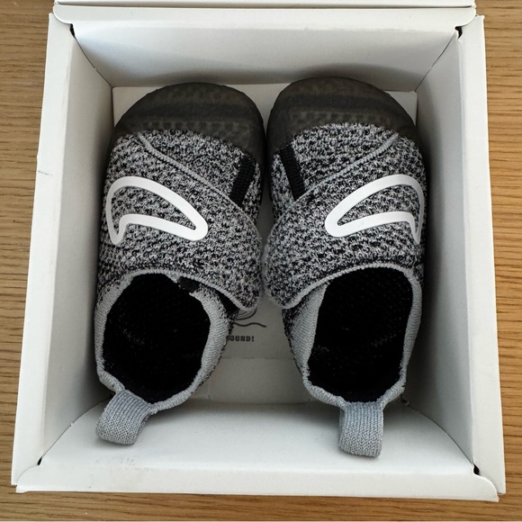 Like New w/box. NIKE SWOOSH Toddler Walker size 6 - Picture 2 of 5